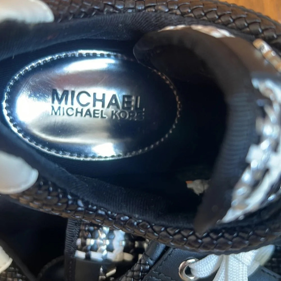 NWOB Michael Kors Georgie Trainer Sz-9 - Picture 8 of 10